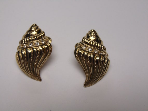 KJL Kenneth Jay Lane Undersea Shell Clip Earrings - image 8