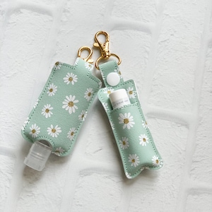 Mint Daisy Daisies Lipbalm Lip Balm Keychain Case, Lipbalm Holder,Daisy Lip balm Badge Reel Clip Gifts for Her Under 10 20, Daisy gift