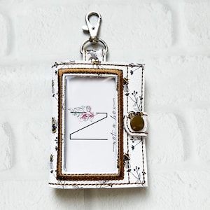 Porte-cartes bohème abeille, porte-cartes d'identité, porte-cartes d'identité vertical, accessoire pour cordon de serrage, cadeau pour enseignant, cadeaux de moins de 30 ans, porte-clés d'identité, portefeuille en cuir végétalien