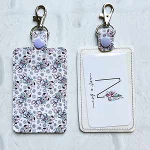 Porte-carte d'identité Miss Mouse Daisy,Étiquette de sac personnalisée,Porte-badge d'identité personnalisé,Porte-cartes d'identité vertical,Accessoire pour cordon,Cadeau pour enseignant,Cadeaux pour les moins de 20 ans