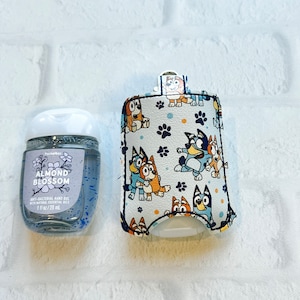 Cartoon Blue Heeler Bath & Body Works Pocket Bac Désinfectant pour les mains Porte-étui, Pocketbac Désinfectant pour les mains Sac à dos Porte-clés Tag, Porte-désinfectant
