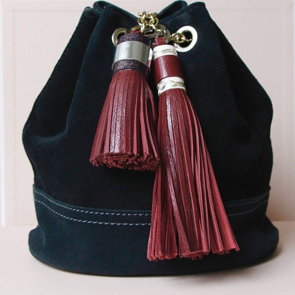 Large burgundy, ivory and gold upcycling leather Pompom keychain - Upcycling Boho Chic Leather Goods