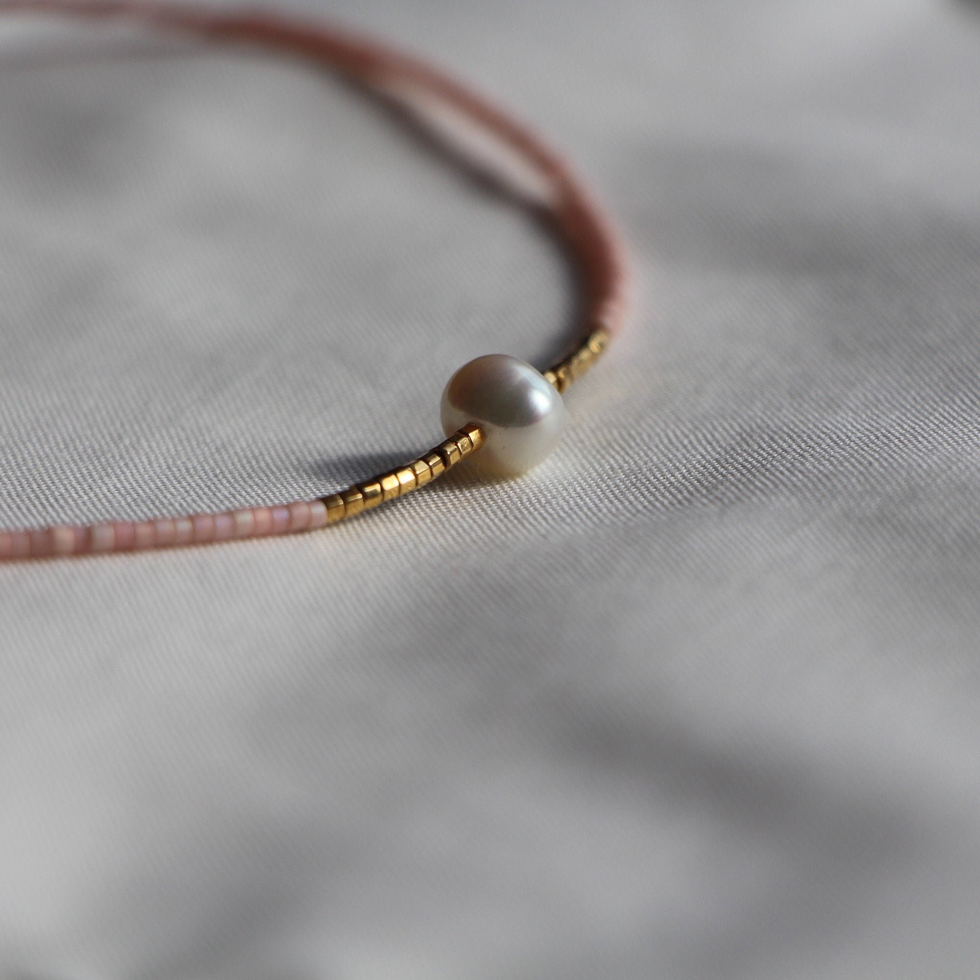 Powder pink Miyuki glass pearl choker necklace, 24K gold plated, freshwater pearl pendant - Boho chic