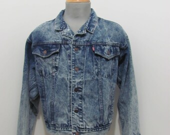 Vintage Levis Denim Trucker Jacket, Vintage acid wash denim jacket, Levis denim jacket Size Medium, Vintage Jacket, Vintage denim,