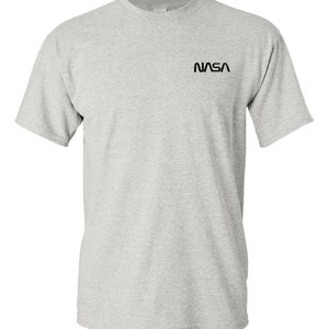 Camiseta bordada cinza cinza com logotipo NASA Worm - até 3X - aprovada pela NASA - frete grátis