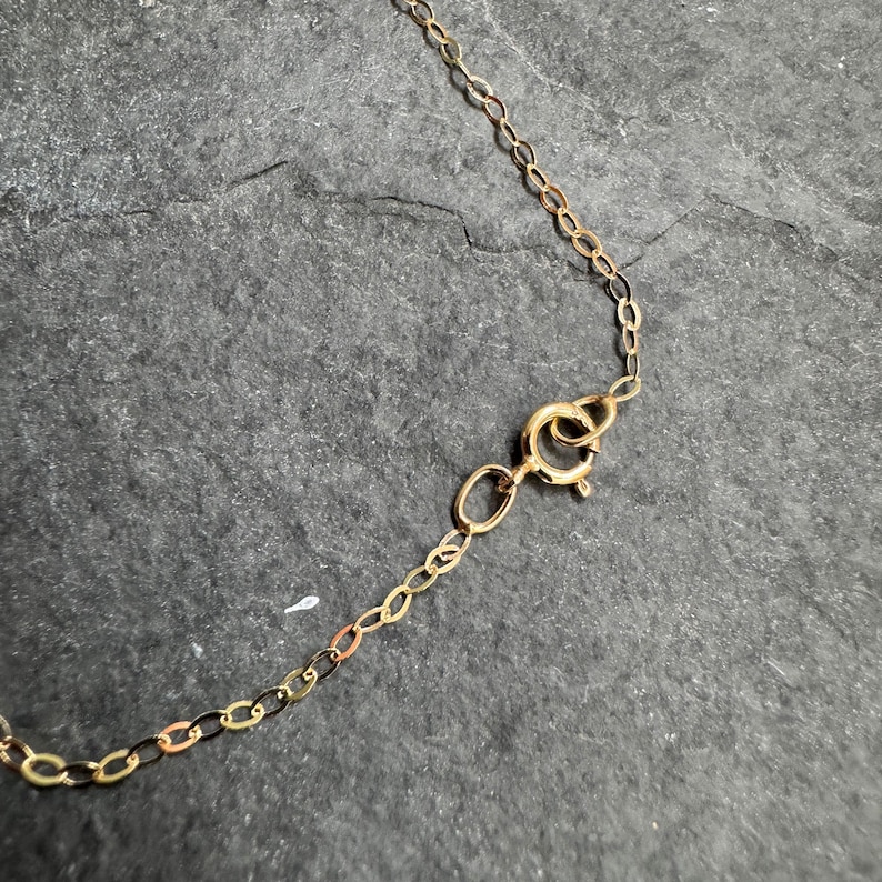 Delikat 9 karat guldkedja: Halsband i massivt guld för kvinnor bild 5
