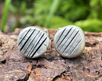 Hammered Sterling Silver Fissure Studs: Eco-Friendly Circle Earrings