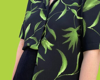 Green and black plant leaf Oxford / tropical patterned vintage button up unisex with collar / 1990s / 1980s