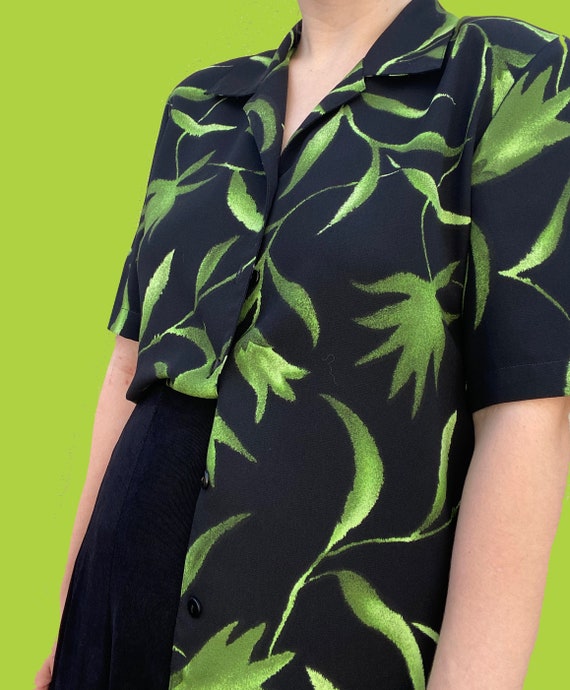 Green and black plant leaf Oxford / tropical patte