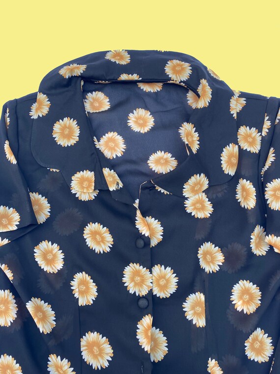 Vintage Daisy Sheer Blouse / 1990s 1980s Black and ye… Gem