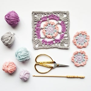 Viola Granny Square PDF crochet pattern