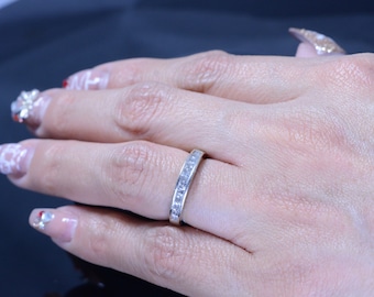 14K White Gold and Diamond Vintage Band