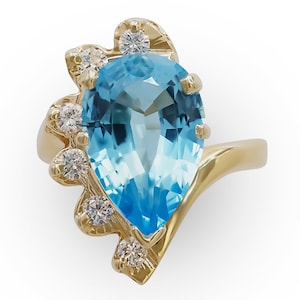 14K Yellow Gold Blue Topaz Ring