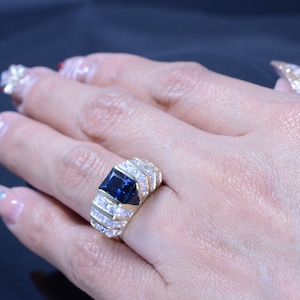 14K Yellow Gold Blue Sapphire Vintage Ring