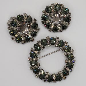 Beautiful WEISS Circle Brooch & Earring Set Grey-Green Crystal Rhinestone Gift Collectible Mid Century 1960 Designer Vintage Jewelry Present