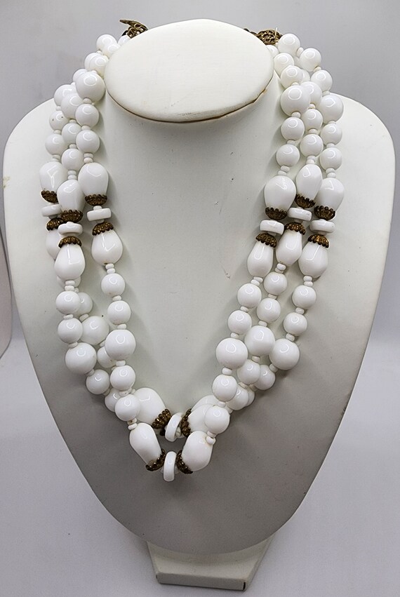 MIRIAM HASKELL Mid Century Milk Glass Necklace Ic… - image 3