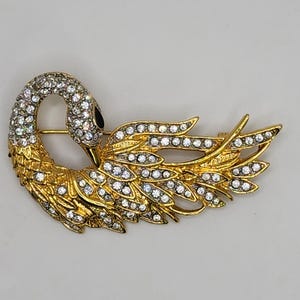 Stunning Golden SWAN Brooch Figural Diamanté Crystal Vintage Jewelry Lover Pin Gift Authentic Collectible MC Luxury Costume Jewelry Present