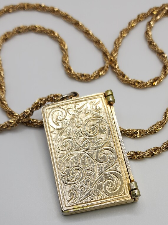 CAROLEE Sweet Chic Clutch Purse Locket Necklace V… - image 4