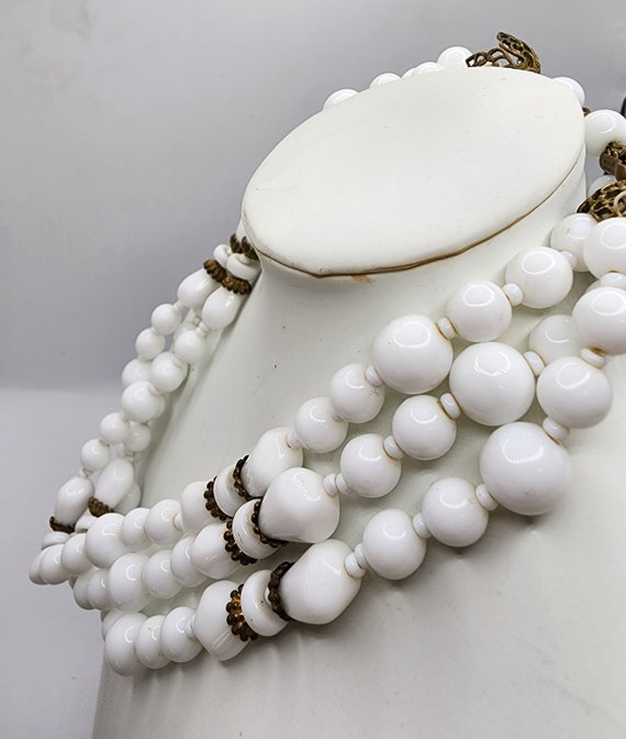 MIRIAM HASKELL Mid Century Milk Glass Necklace Ic… - image 5