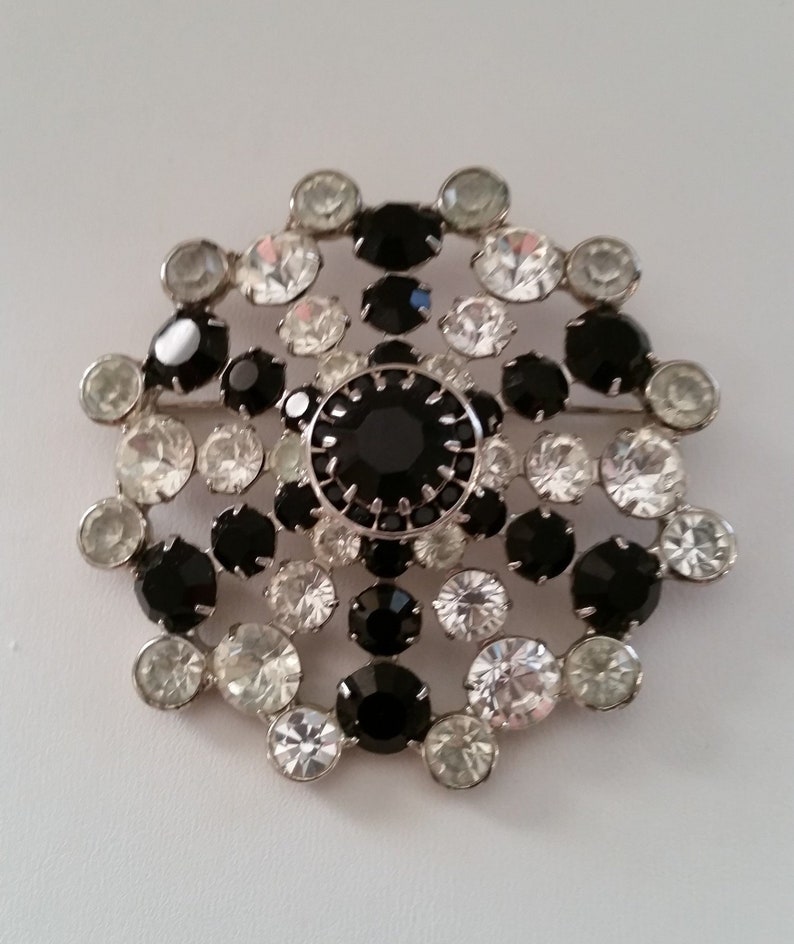 Beautiful Vintage Diamant\u00e9 Brooch