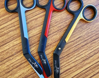 Two tone bandage scissors for veterinary technician nurse assistant by VETTECHSTUFF.com