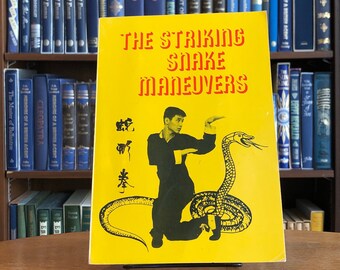 1985, 2nd Printing, The Striking Snake Maneuvers door H.C. Chao