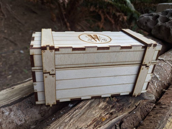 Crate box / knife box / dice box/ small wooden chest / laser cut box