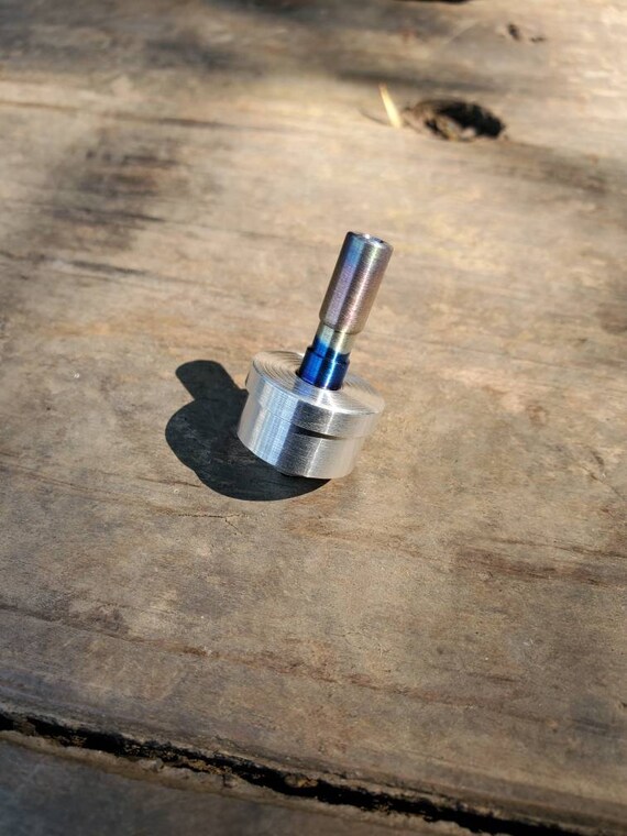 Titanium and Aluminum mini top. / Mini top / spinning top / pocket top / edc top