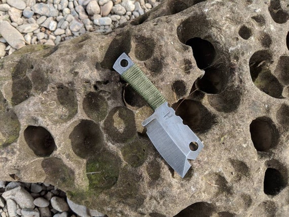 Mini cleaver pry bar