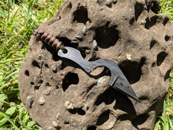 Three finger mini neck knife