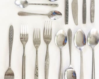 beautiful vintage flatware set (mixed)