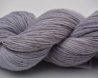 Lacegarn, Strickgarn, hellgrau, grau, Garn, Lace, Wolle, Seide, einfädig, Merino, handgefärbt, stricken, häkeln,