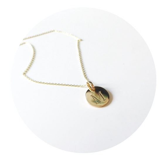 9ct gold disc pendant