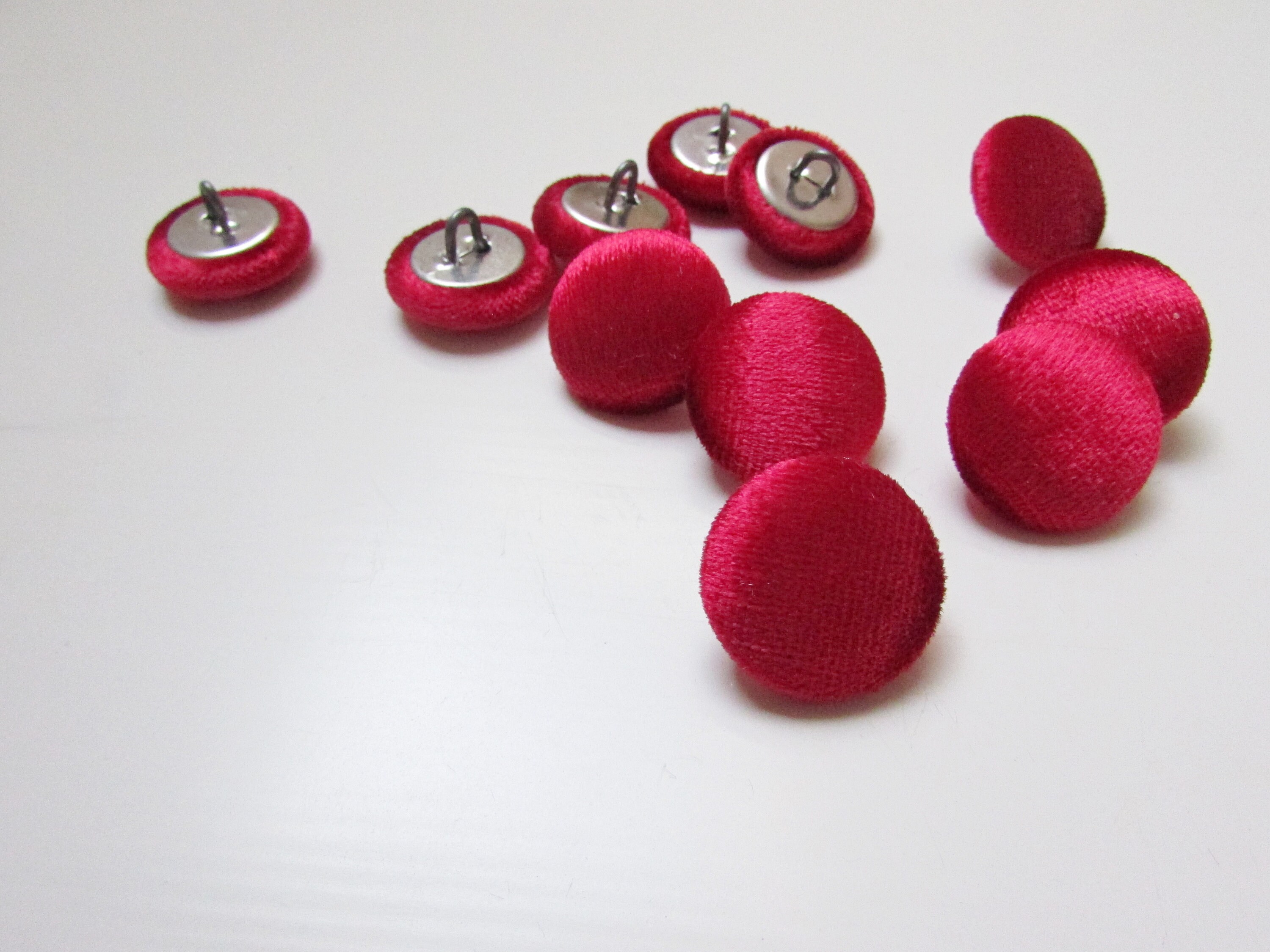 Boutons de velours rouge, veste de costume rouge et ensemble de ...