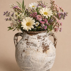 Gran ánfora turca antigua para aceitunas – Ánfora de terracota blanqueada, 56 cm, recipiente rústico mediterráneo, doble asa, decoración de estilo campestre.