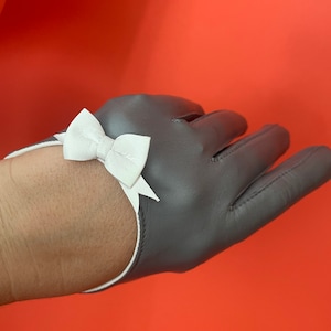 Unlined Women Short Italian Leather Gloves, Leather Gloves,Fingerless Gloves,Black Gloves,handmade gloves,vintage gloves, red gloves, navy