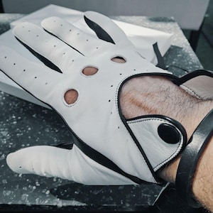 DRIVING gloves with touchscreen fingers, men leather gloves with touchscreen ,classic gloves with touch screen,CustomLeatherDesign, bespoke