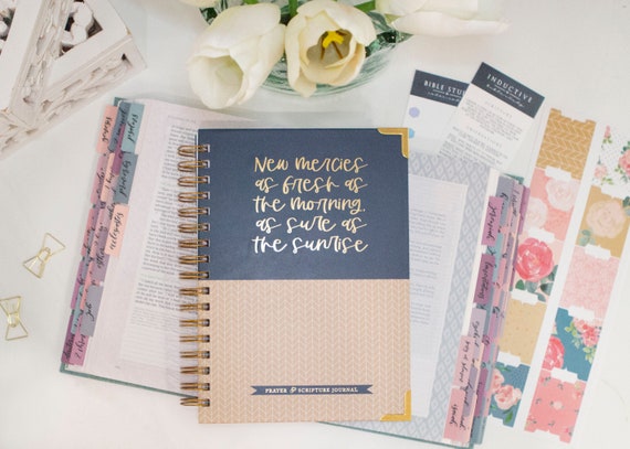 How to Start Prayer Journaling (With 20 Prompts for Women!)