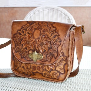 Leren draagtas met reliëf, vierkante leren tas, bruine westerntas, bewerkte leren boho-draagtas, Black Friday-dealtas, leren tas cadeau