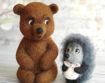Naaldvilten egel- en beersculptuur – handgemaakt miniatuurcadeau