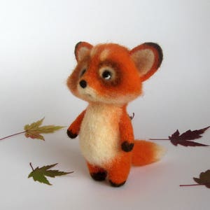Needle felted Fox miniature Felt fox Forest animal Needle felted animal Woodland animal Fox Soft Sculptures Wool fox toy Red fox Needle Wool image 5