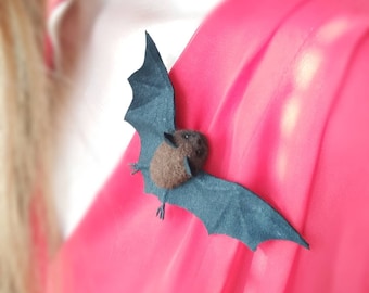 Bat brooch, gothic gift ideas, Halloween Party Accessories, black bat Jewelry, Needle felted realistic bat, Cute little bat ornament vampire