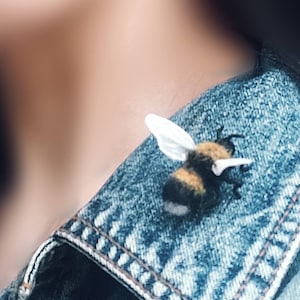 Bumble bee needle felted brooch, bee lover gift, bee party decorations, miniatures wool bee happy, bumble bee pin, bee boho, save the bees