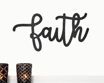 Letrero de acero para pared interior y exterior con texto "Faith Script"