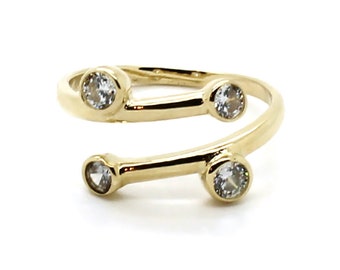 14K Yellow Gold Adjustable Cross Over Bezel Toe Ring with 4 Round CZ