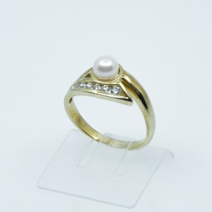 Women's ring 8k 333/- yellow gold pearl and zirconia - weight approx. 3.2 grams - Christmas gift solid gold ring band ring - cultured pearl