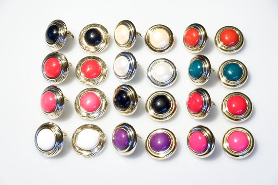 12 pairs clip on earrings different colors - vint… - image 1