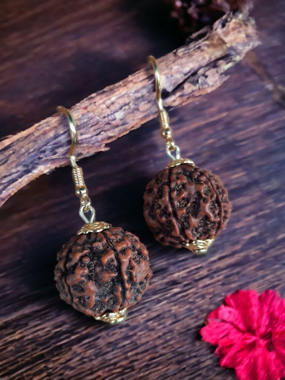 Boucles D'Oreilles Pendantes Rudraksha Œil De Shiva - Corail Rouge Et Œil De Tigre - Style Ayurvédique