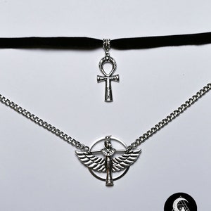 Colar de camada dupla com gargantilha de veludo ankh e colar de prata Ísis