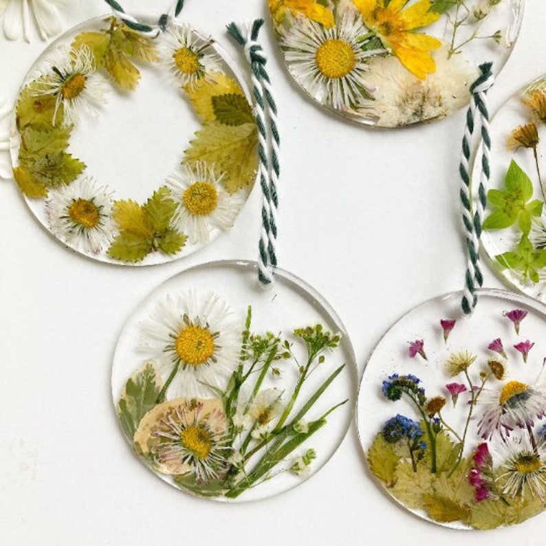 Spring Daisies Ornaments Set, Pressed Flowers Wedding Ornaments, Real ...